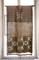 Vilmos Marės autorinių drabužiai su ornamentais, paremtais baltiškais raštais