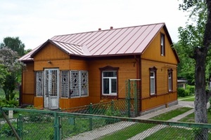 Geras medinio namo tvarkybos pavyzdys Žaliakalnyje (Kaunas); (foto I.Veliutė)